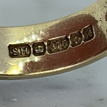 Load image into Gallery viewer, 1970s Etched Gold Wedding Band or Stacking Ring in Yellow Gold. Estate Jewelry. Affordable Vintage. - Scotch Street Vintage