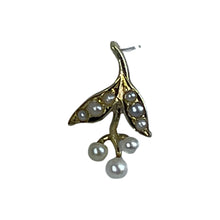 Load image into Gallery viewer, Antique Pearl Flower Pendant in a 14k Yellow Gold. June Birthstone. 4th Anniversary Gemstone. - Scotch Street Vintage