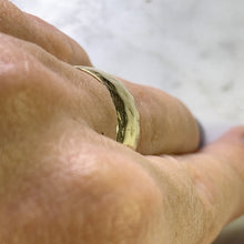 Load image into Gallery viewer, Vintage 1970s Etched Yellow Gold Wedding Band with Star Etching. Perfect Stacking Ring. - Scotch Street Vintage
