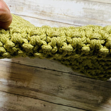 Load image into Gallery viewer, Vintage Olive Green Macrame Bag with Wooden Handles. Perfect Summer Purse. - Scotch Street Vintage
