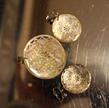 Load image into Gallery viewer, Vintage Pendent and Earrings in Mother of Pearl and Gold. Vintage Jewelry. Clipon Earrings - Scotch Street Vintage