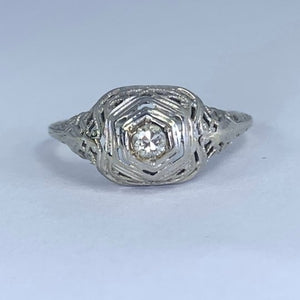 1920s Art Deco Diamond Engagement Ring in a 18K White Gold Filigree Setting. Estate Jewelry. - Scotch Street Vintage