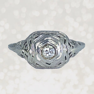 1920s Art Deco Diamond Engagement Ring in a 18K White Gold Filigree Setting. Estate Jewelry. - Scotch Street Vintage