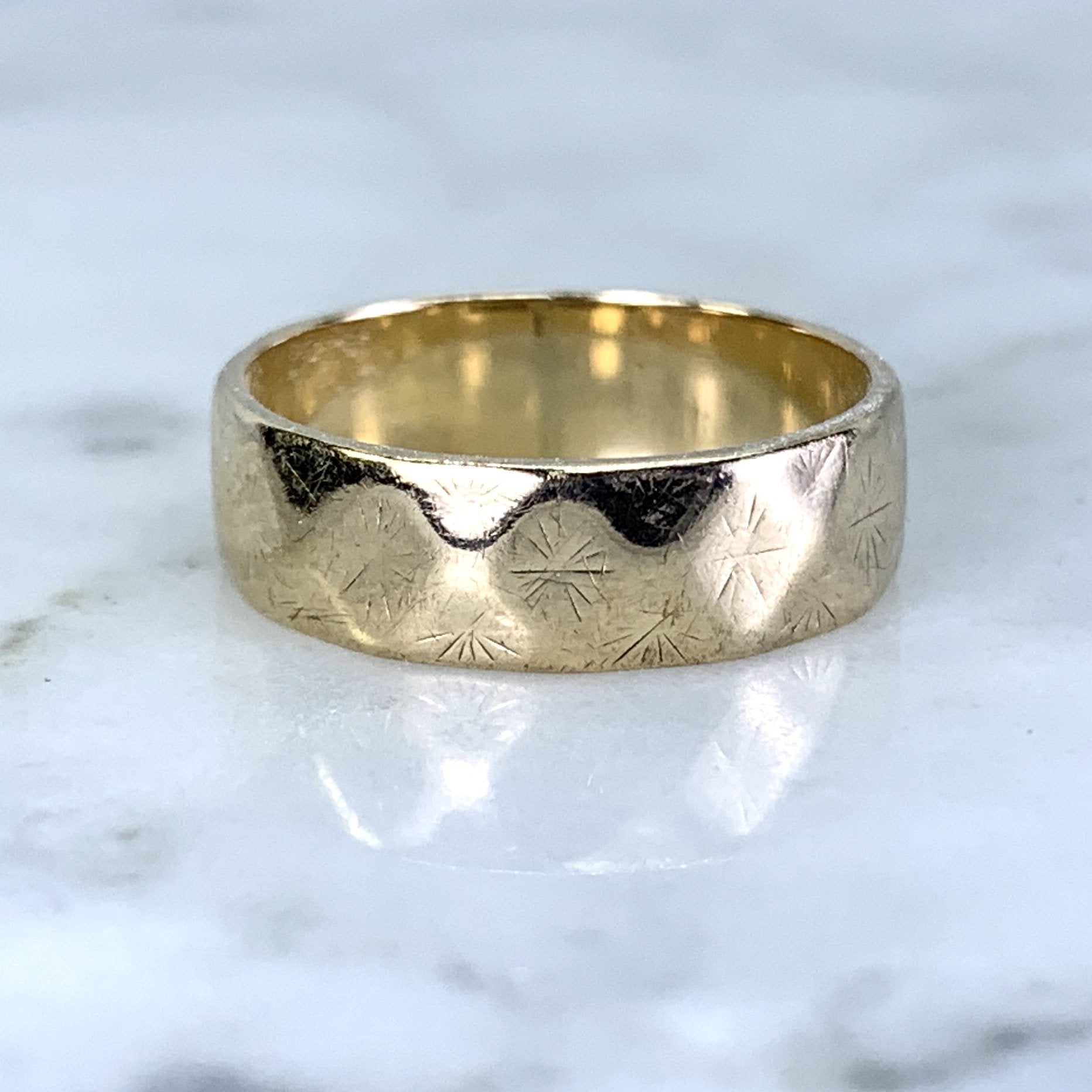 1960s Etched Gold Wedding Band or Stacking Ring in 9k Yellow Est