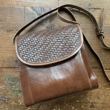 Load image into Gallery viewer, 1970s Brown Leather Crossbody Purse with Basket Weave Opening. Perfect Fall Boho Handbag. - Scotch Street Vintage