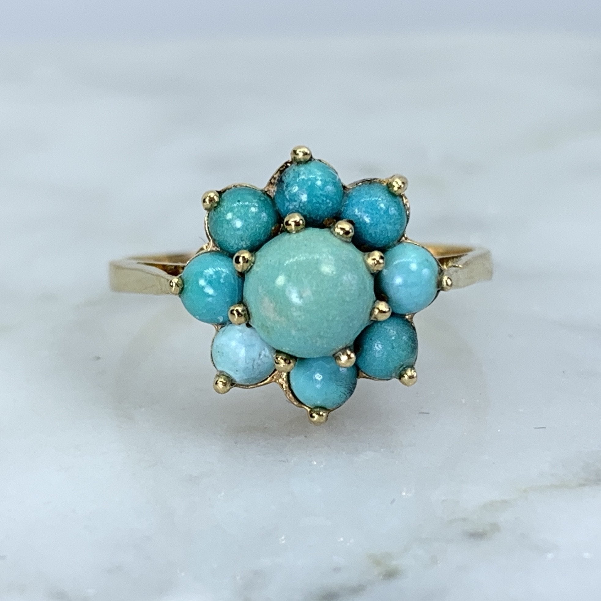 1970s Turquoise Ring in Yellow Gold. Boho Cluster Flower. Estate Jewel