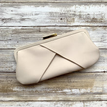 Load image into Gallery viewer, 1980s Sophisticated Cream Clutch by La Regale. Perfect Neutral Evening Bag or Purse. - Scotch Street Vintage