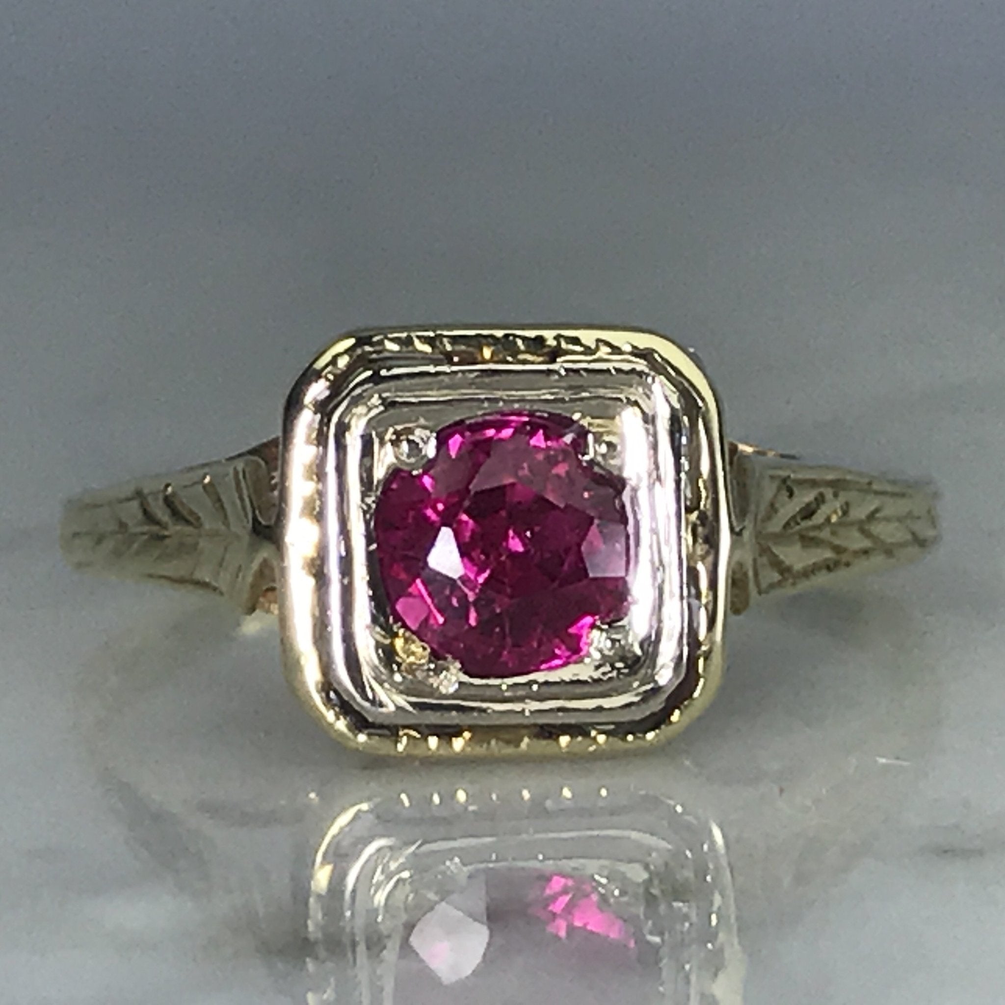 Vintage Ruby Ring Yellow Gold