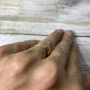 Victorian Etched Gold Wedding Band or Stacking Ring in 10k Rose Gold. Estate Jewelry. 1900s. Size 6. - Scotch Street Vintage