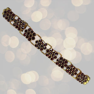 Vintage 1940s Garnet Bracelet in a Yellow Gold Setting with 17+ Carat Total Weight. - Scotch Street Vintage