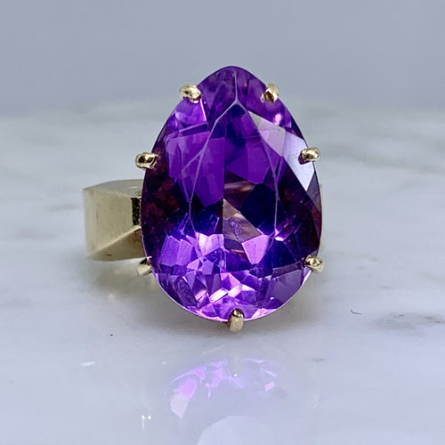 Vintage Amethyst Ring in a 10K Yellow Gold Solitaire Setting. February Birthstone. 6th Anniversary. - Scotch Street Vintage