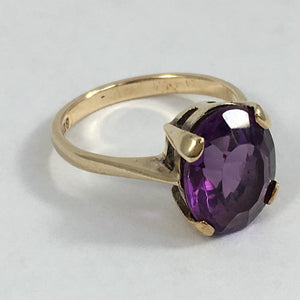 Vintage Amethyst Ring in Yellow Gold. Unique Engagement Ring. February Birthstone. 6th Anniversary. - Scotch Street Vintage