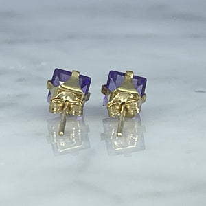 Vintage Amethyst Square Earrings set in 14K Gold. February Birthstone. 1970s Sustainable Estate Jewelry. - Scotch Street Vintage