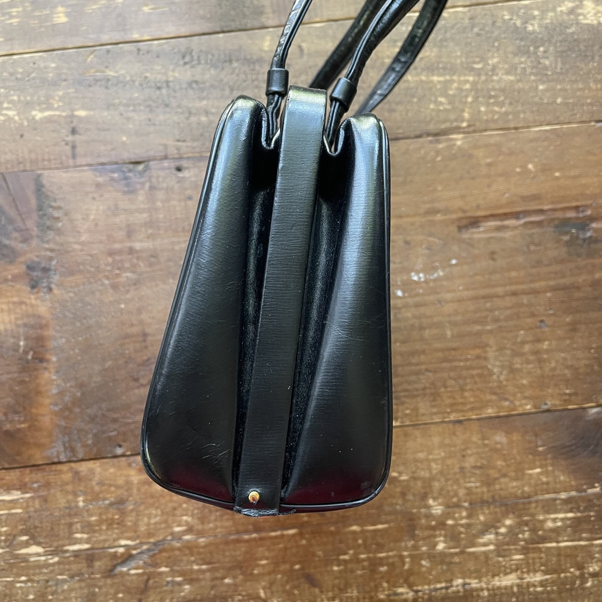 Jumbo GG medium messenger bag in black leather | GUCCI® US