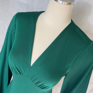 Vintage Emerald Green by Edith Flagg with Flouted Sleeves in Mini Pleats. 1970s Fashion. - Scotch Street Vintage