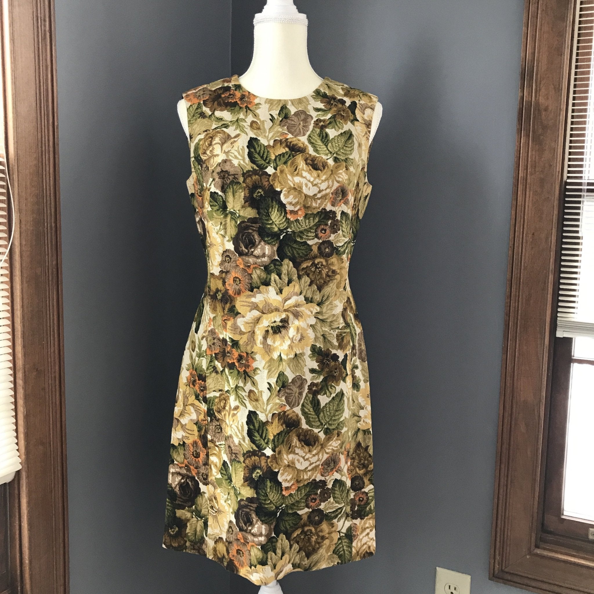 Vintage Floral Dress by Edith Flagg. Jacquard Sheath Dress. Flowers in
