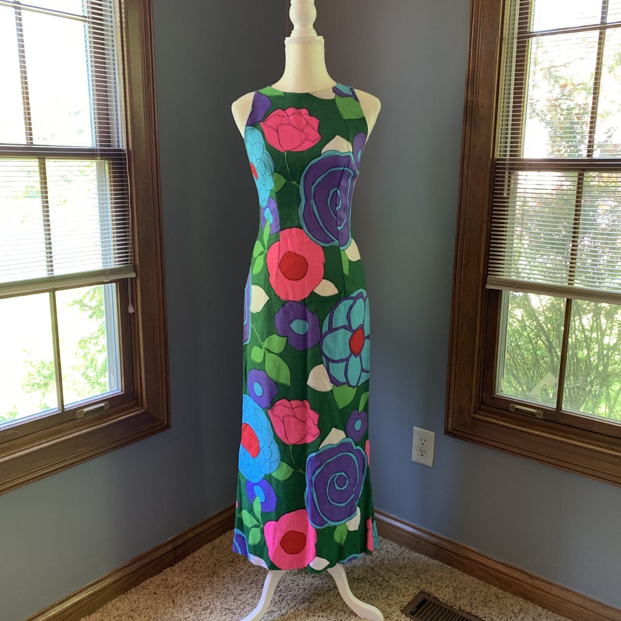 Vintage Mod Colorful Floral Dress for Saks Fifth Avenue. Green with Pi Vintage Mod Colorful Floral Dress for Saks Fifth Avenue. Green with Pi
