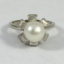 Load image into Gallery viewer, Vintage Pearl Art Nouveau Flower Ring. 10K White Gold. June Birthstone. 4th Anniversary Gift. - Scotch Street Vintage