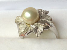 Load image into Gallery viewer, Vintage Pearl Art Nouveau Flower Ring. 14K White Gold. June Birthstone. 4th Anniversary. - Scotch Street Vintage