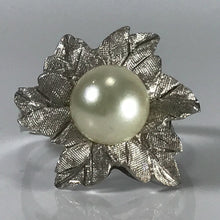 Load image into Gallery viewer, Vintage Pearl Art Nouveau Flower Ring. 14K White Gold. June Birthstone. 4th Anniversary. - Scotch Street Vintage