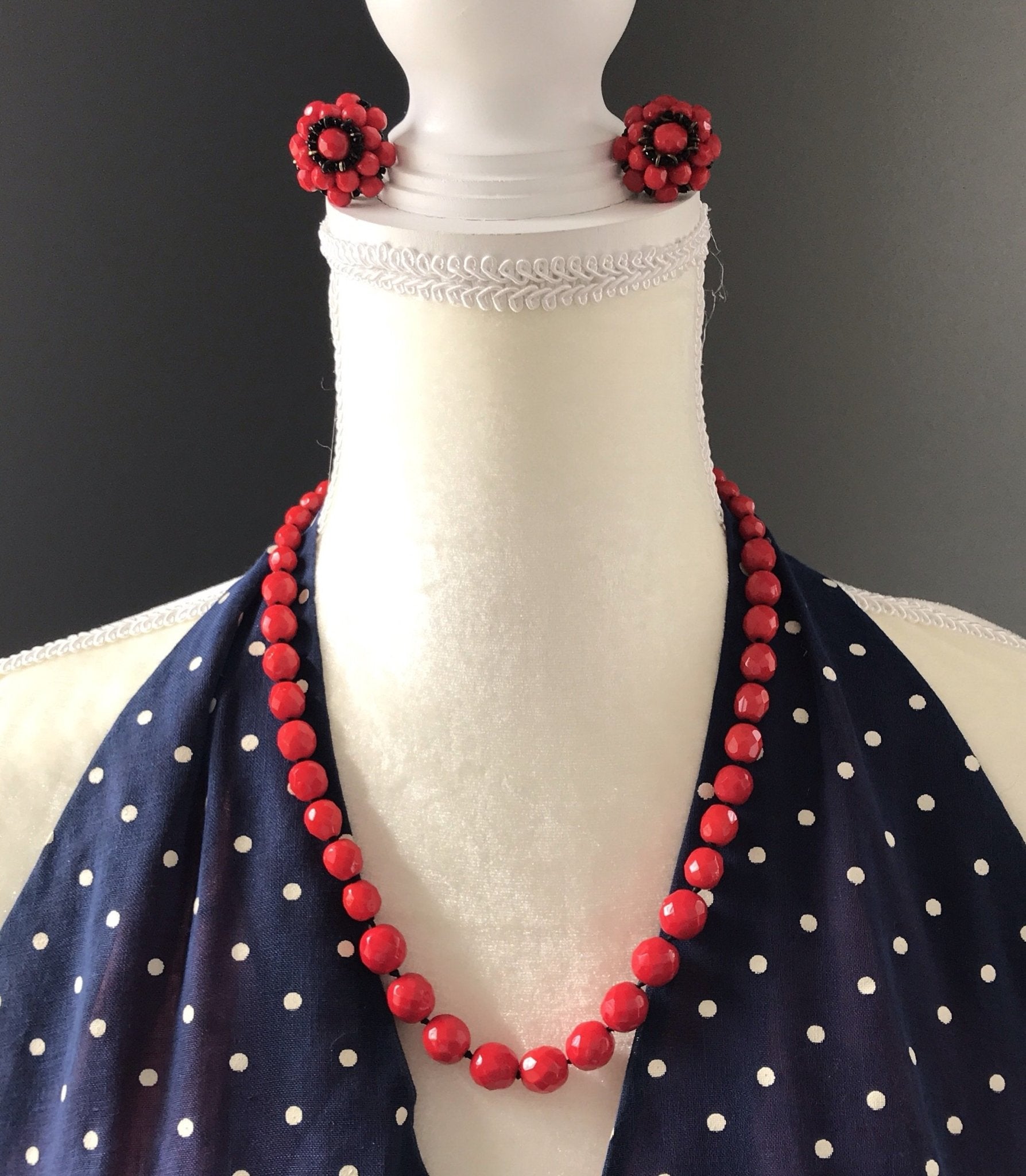 Red Coral, Pearl Beaded Necklace, 6.5/7 Mm Round Beads Necklace, Red-white  Beads Necklace, Christmas Gift 21.5inch Necklace, Gift for Her - Etsy